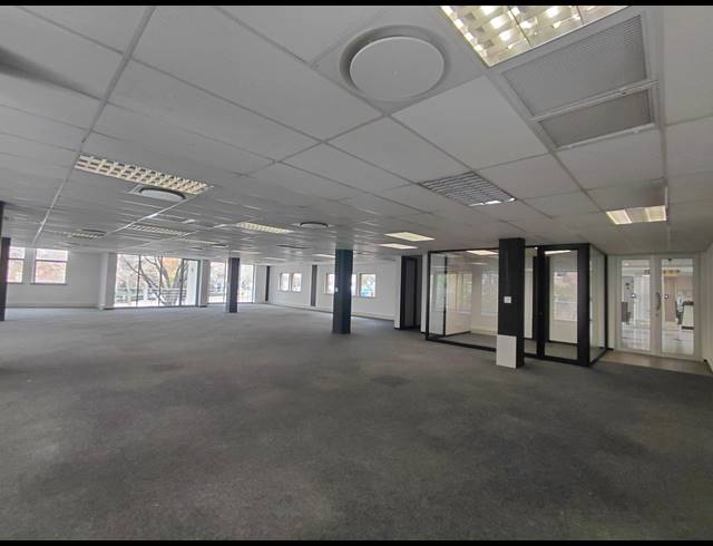 368M² OFFICE TO LET IN BRYANSTON